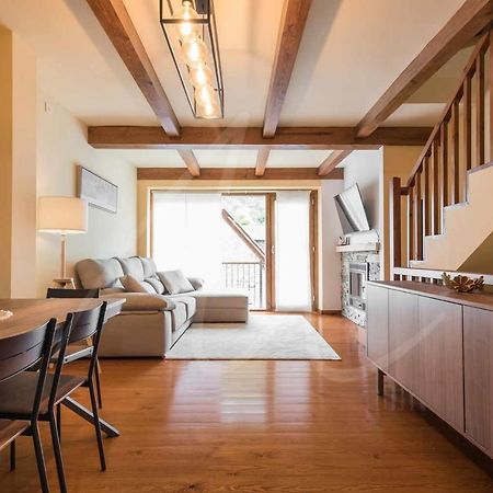 Casa Artiga De Lin By Seamount Rentals Les Bordes Exteriör bild