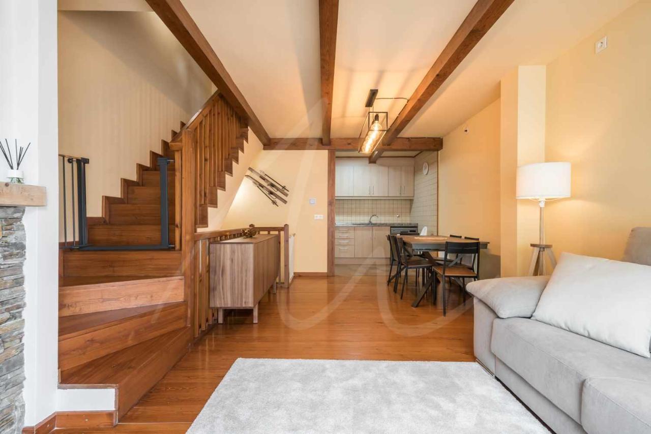 Casa Artiga De Lin By Seamount Rentals Les Bordes Exteriör bild