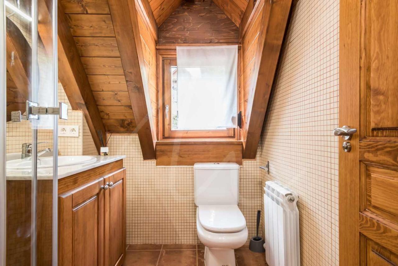Casa Artiga De Lin By Seamount Rentals Les Bordes Exteriör bild